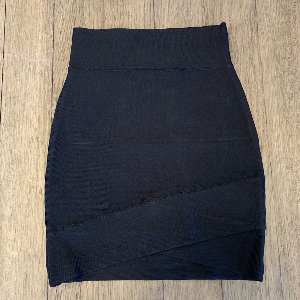 BCBG Power Skirt